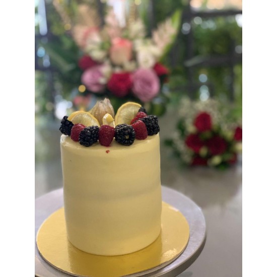 نيكد كيك ليمون بالتوت وسط