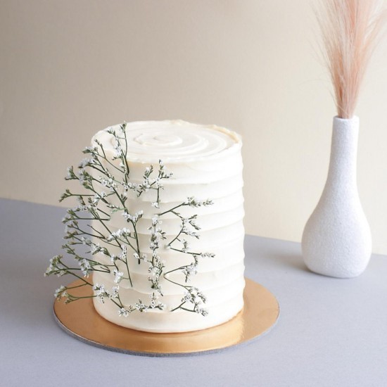 نيكد كيك ريد فيلفت مغطى تشيز وسط